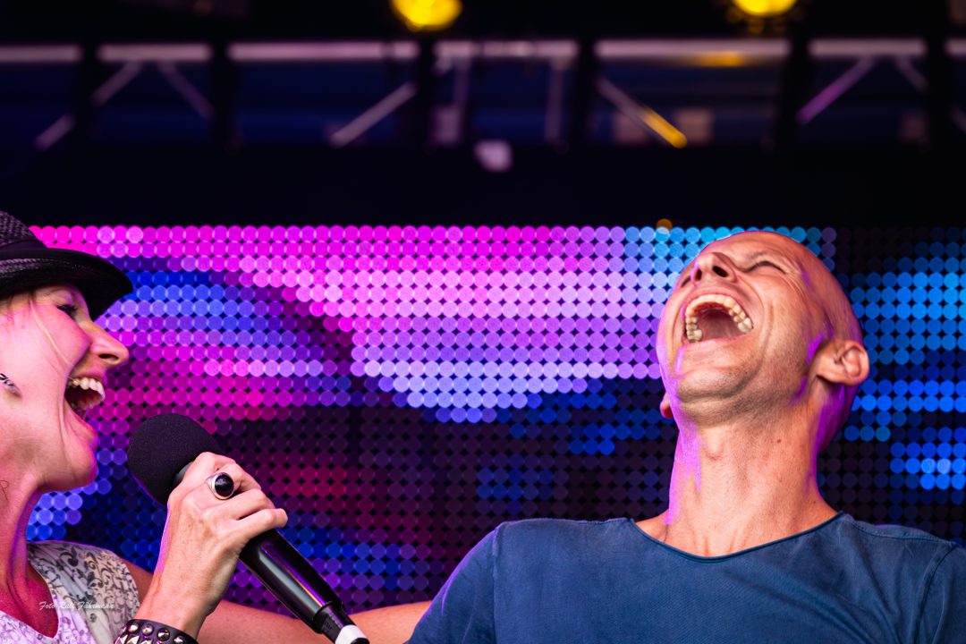 20140808-HV3A8337-Verbessert-RR-1080x720 Das Lied, was die beiden hier anstimmen, ...